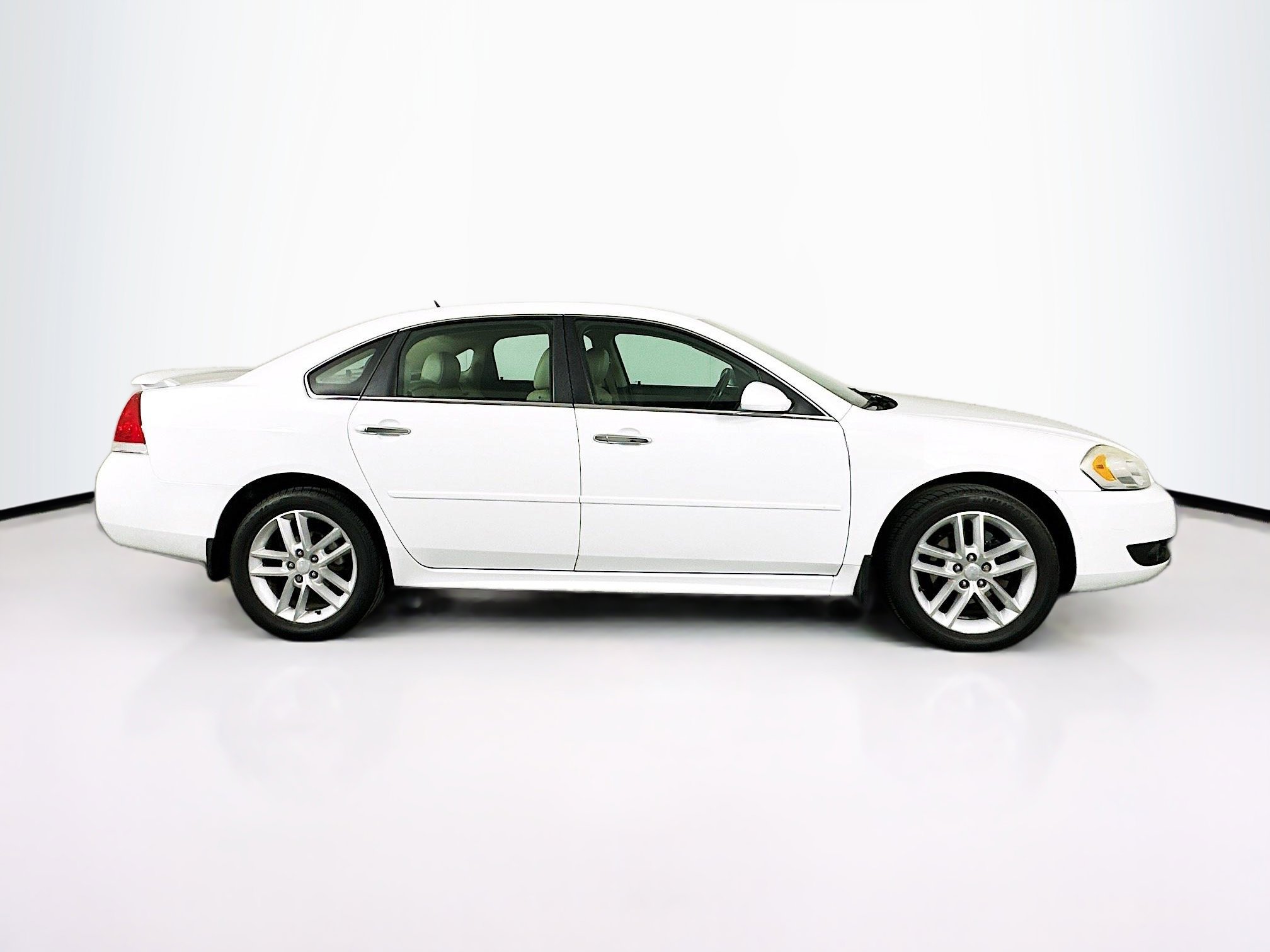 Used 2013 Chevrolet Impala LTZ image 10