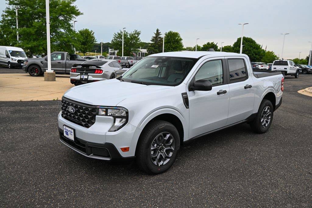 New 2026 Ford Maverick XLT w/ Equipment Group 301A AWD/4WD image 9
