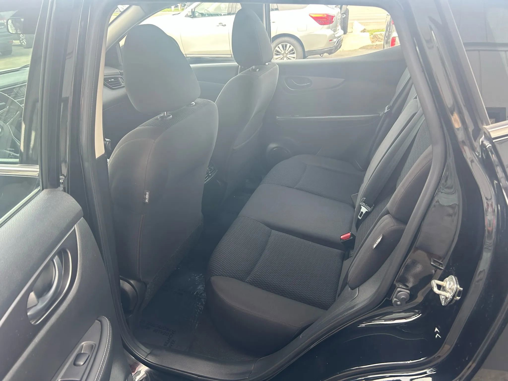 Used 2020 Nissan Rogue Sport S image 13