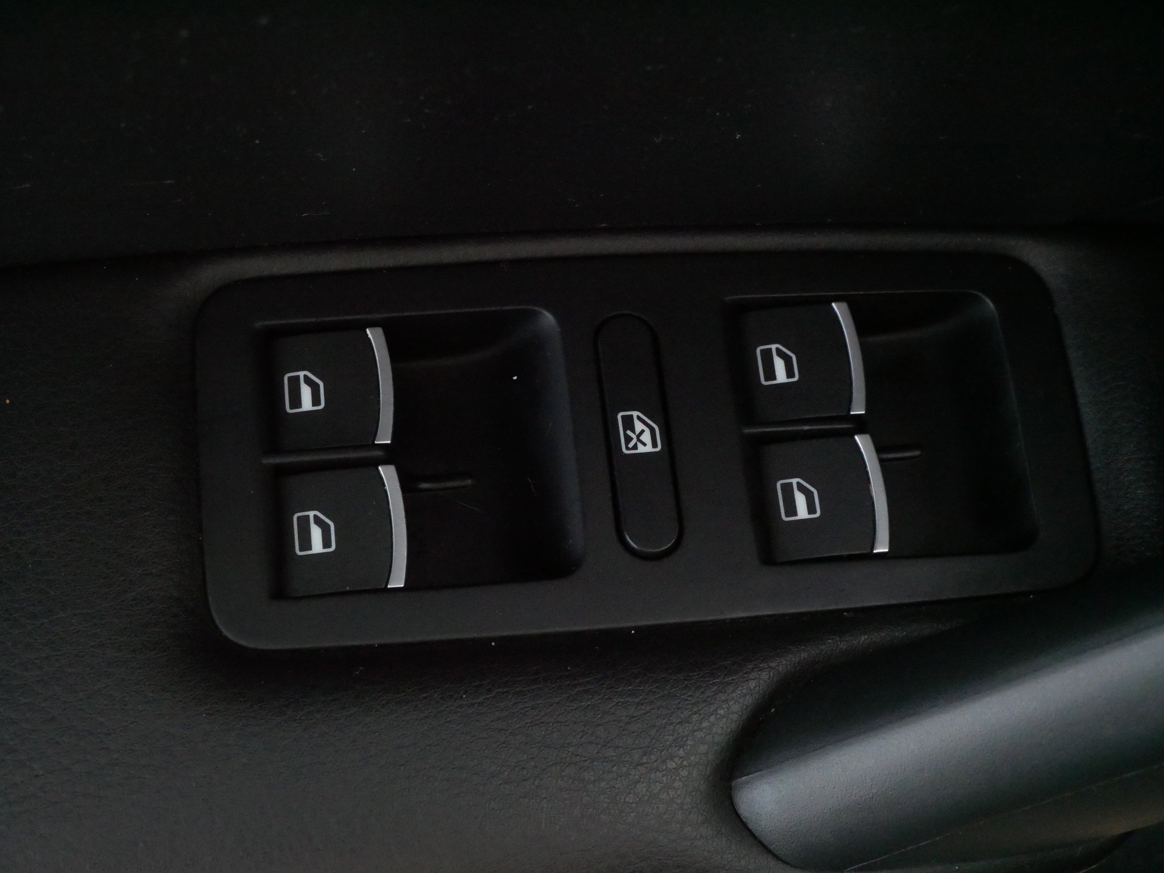 Used 2014 Volkswagen Passat 1.8T Wolfsburg Edition image 19