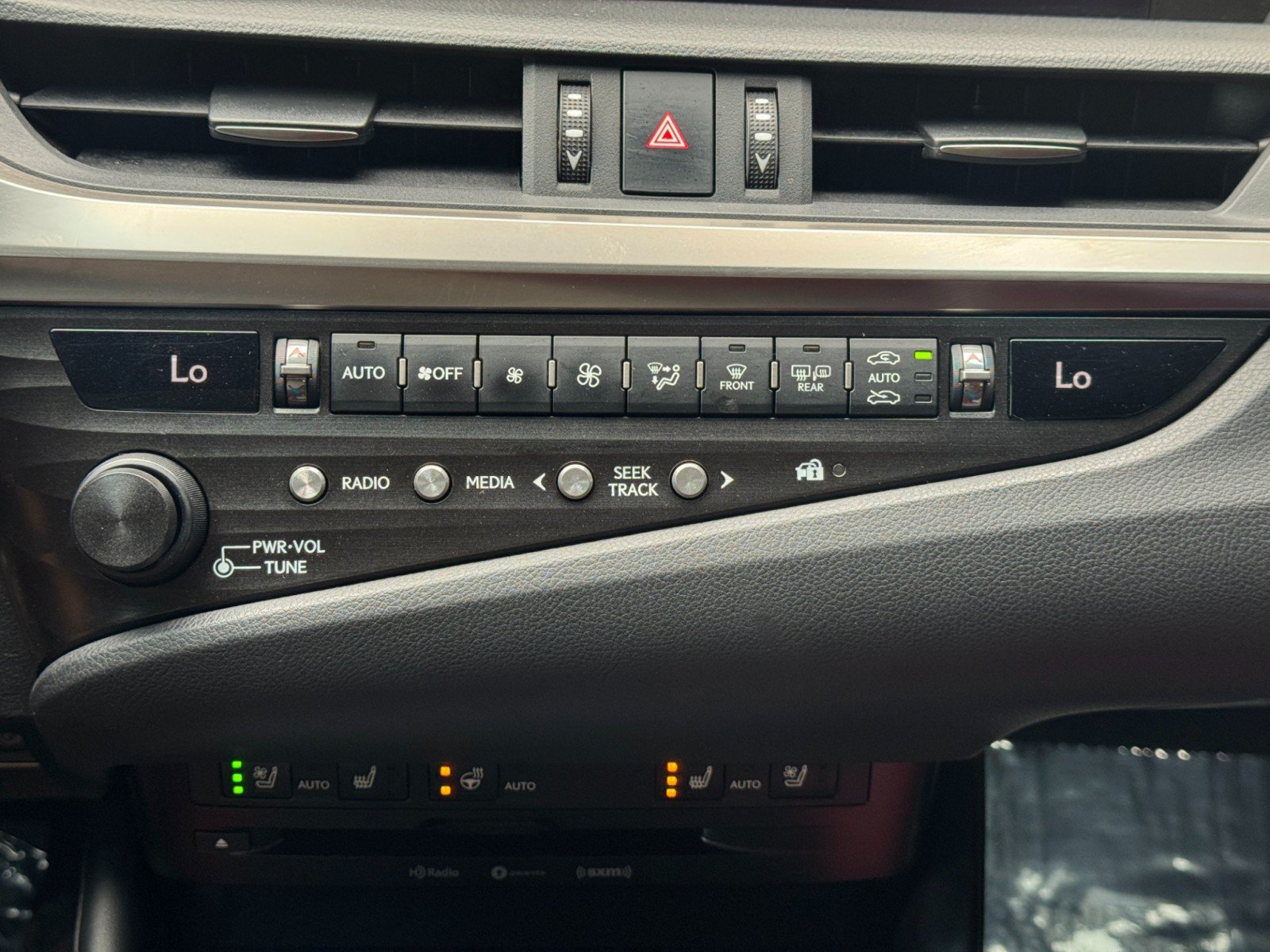 Used 2020 Lexus ES 350 F Sport w/ Accessory Package 2 FWD image 29