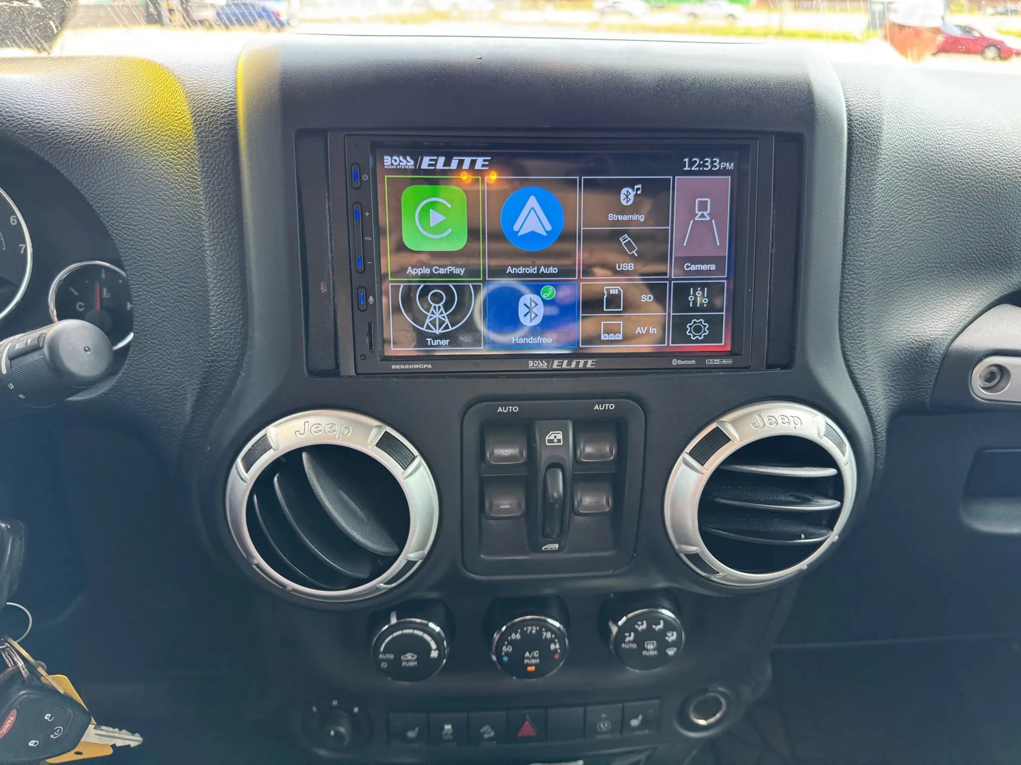 Used 2013 Jeep Wrangler Unlimited Sahara w/ Connectivity Group image 23