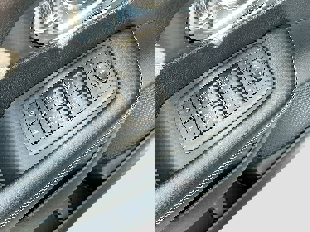 New 2026 Chrysler Voyager LX image 23