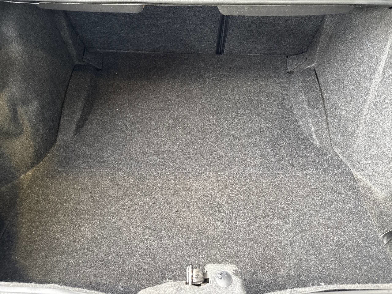 Used 2013 Dodge Challenger SXT w/ Sound Group RWD image 7