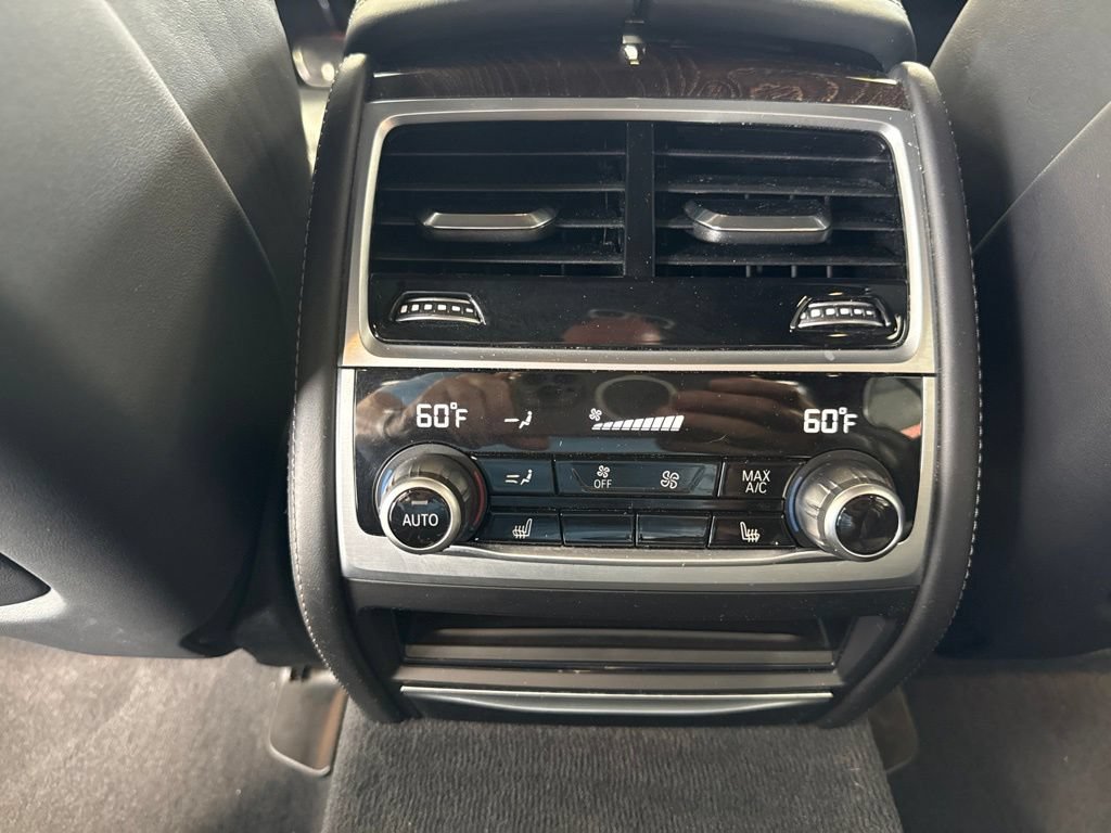 Used 2022 BMW 750i xDrive w/ M Sport Package AWD/4WD image 15