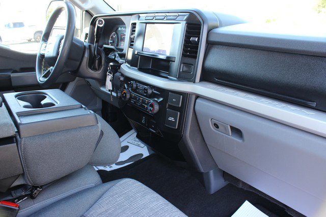 Used 2023 Ford F250 XLT w/ Camper Package image 18