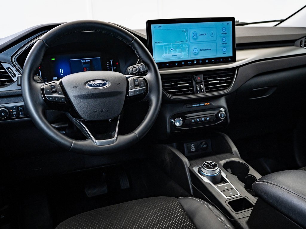 Used 2024 Ford Escape SE w/ Class II Trailer Tow Package image 4