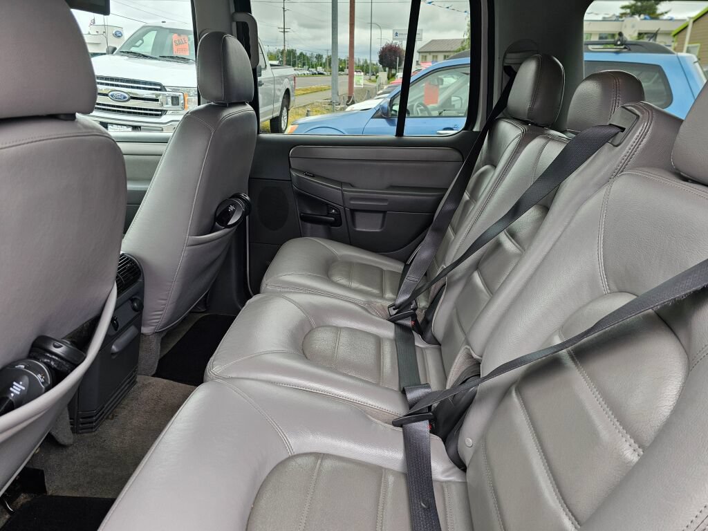 Used 2004 Ford Explorer XLT AWD/4WD image 22
