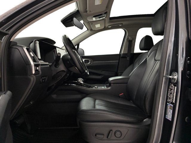 Used 2021 Kia Sorento EX w/ Panoramic Sunroof Package AWD/4WD image 12