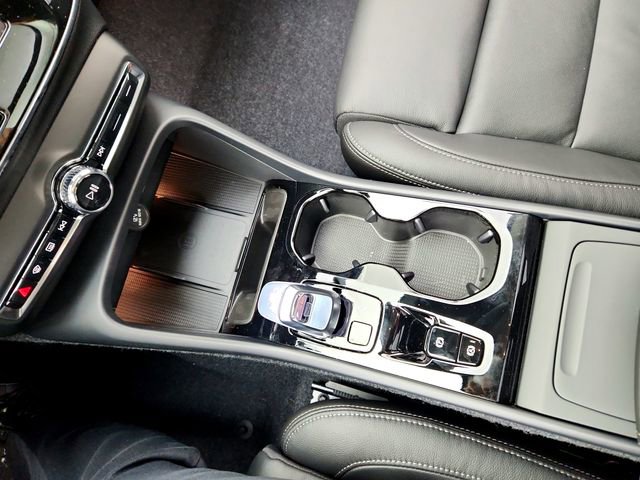 New 2026 Volvo XC40 B5 Plus w/ Protection Package Premier image 26