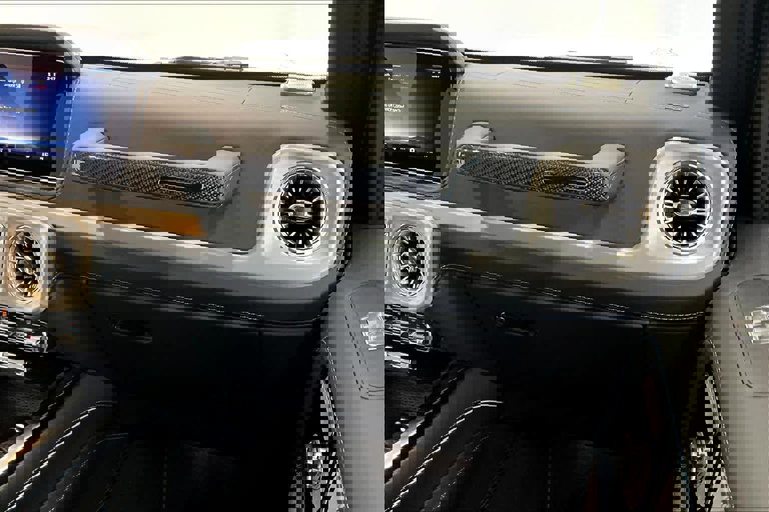 Certified 2025 Mercedes-Benz G 580 w/ EQ Technology image 17