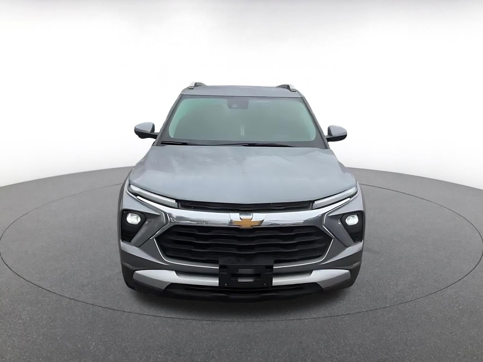 Used 2025 Chevrolet TrailBlazer LT w/ Driver Confidence Package AWD/4WD image 4