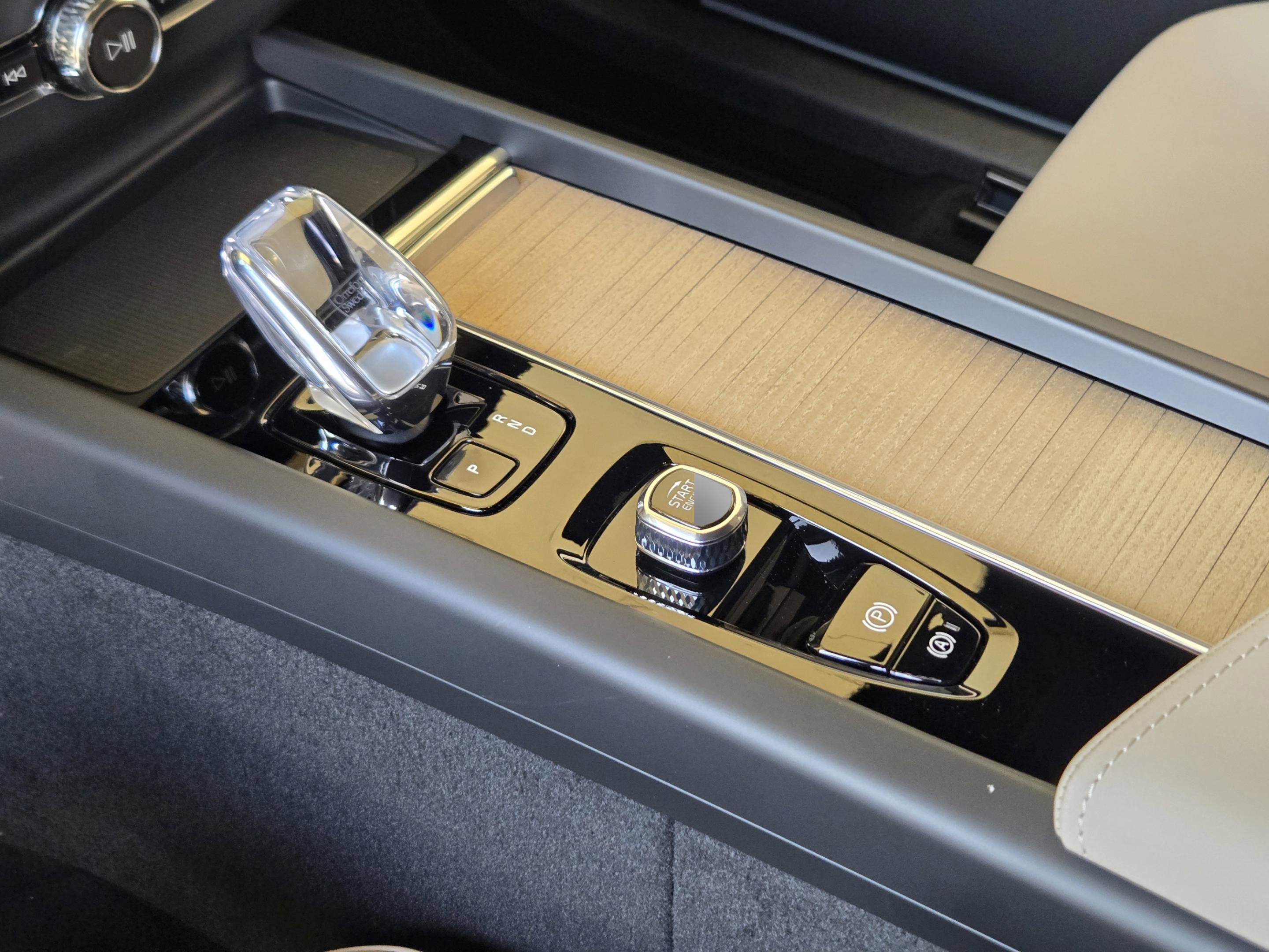 New 2026 Volvo XC60 B5 Plus w/ Protection Package Premier image 23