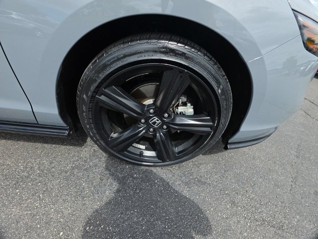 Used 2023 Honda Accord Sport image 11
