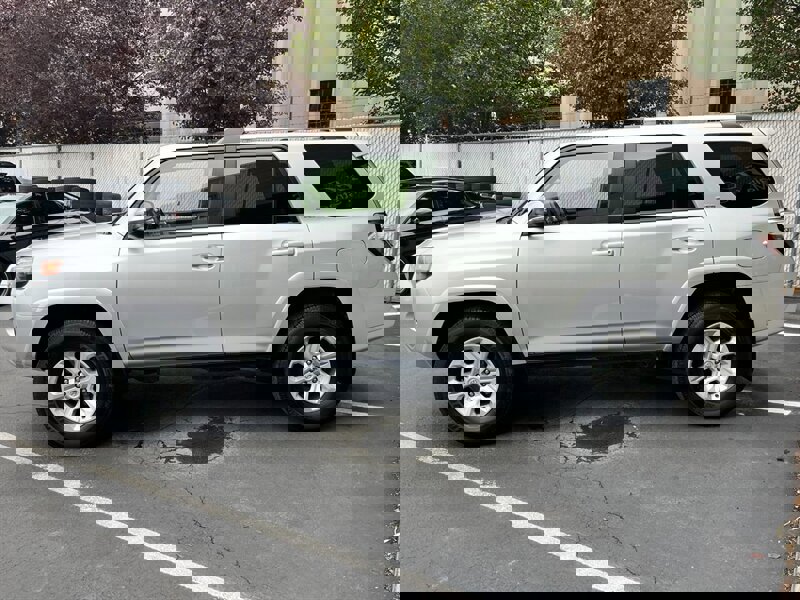 Used 2024 Toyota 4Runner SR5 Premium image 4
