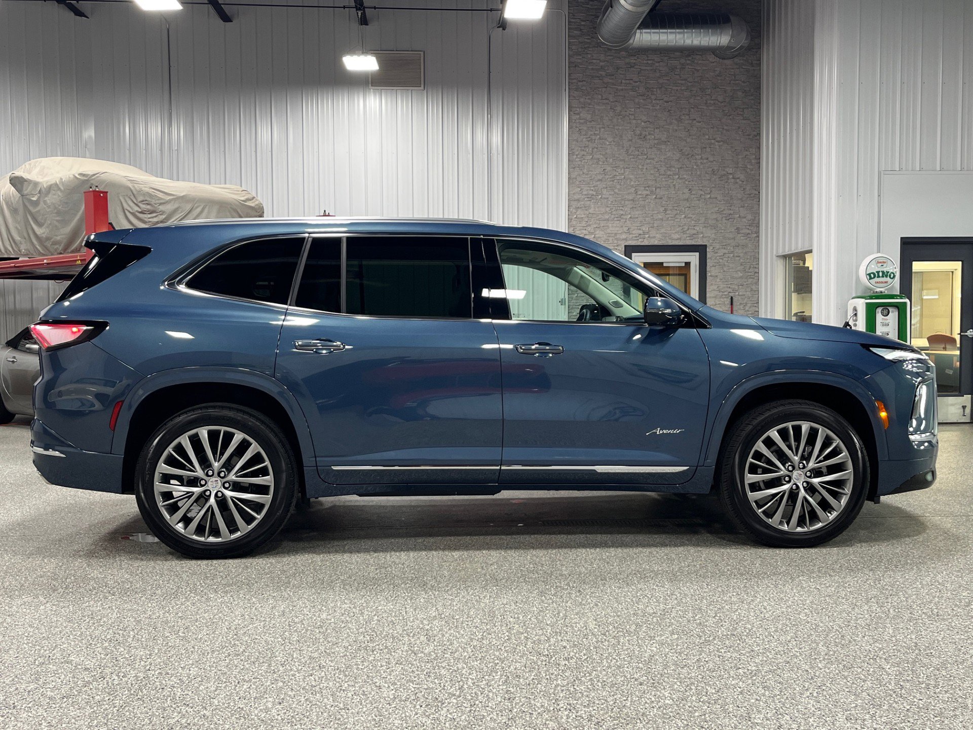 Certified 2025 Buick Enclave Avenir w/ Trailering Package, 5000 lbs. image 6