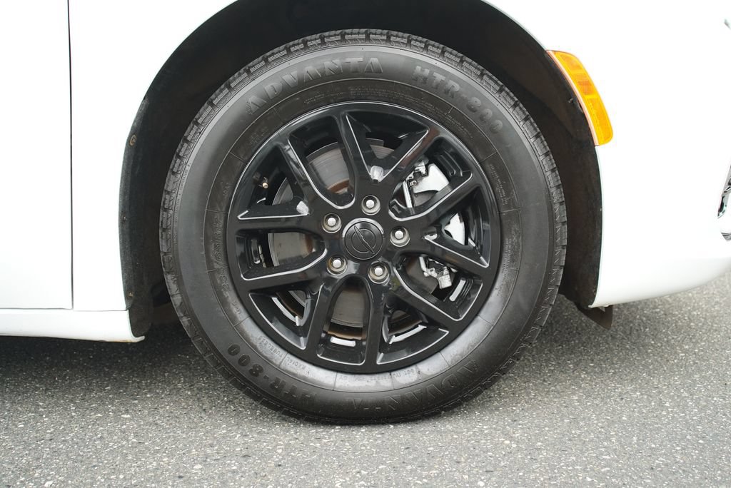 Used 2022 Chrysler Pacifica Touring-L FWD image 30