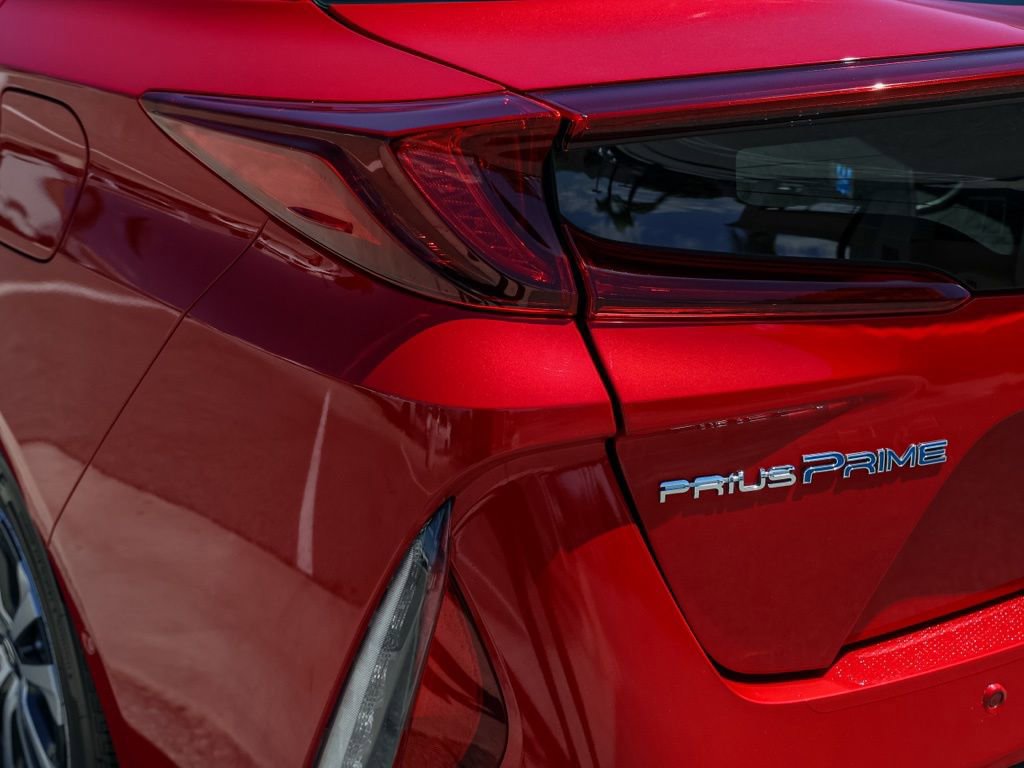 Used 2021 Toyota Prius Prime Limited FWD image 7