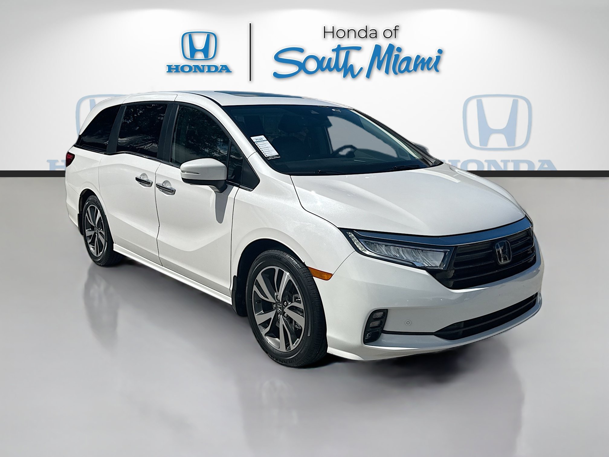 Used 2024 Honda Odyssey Touring image 1