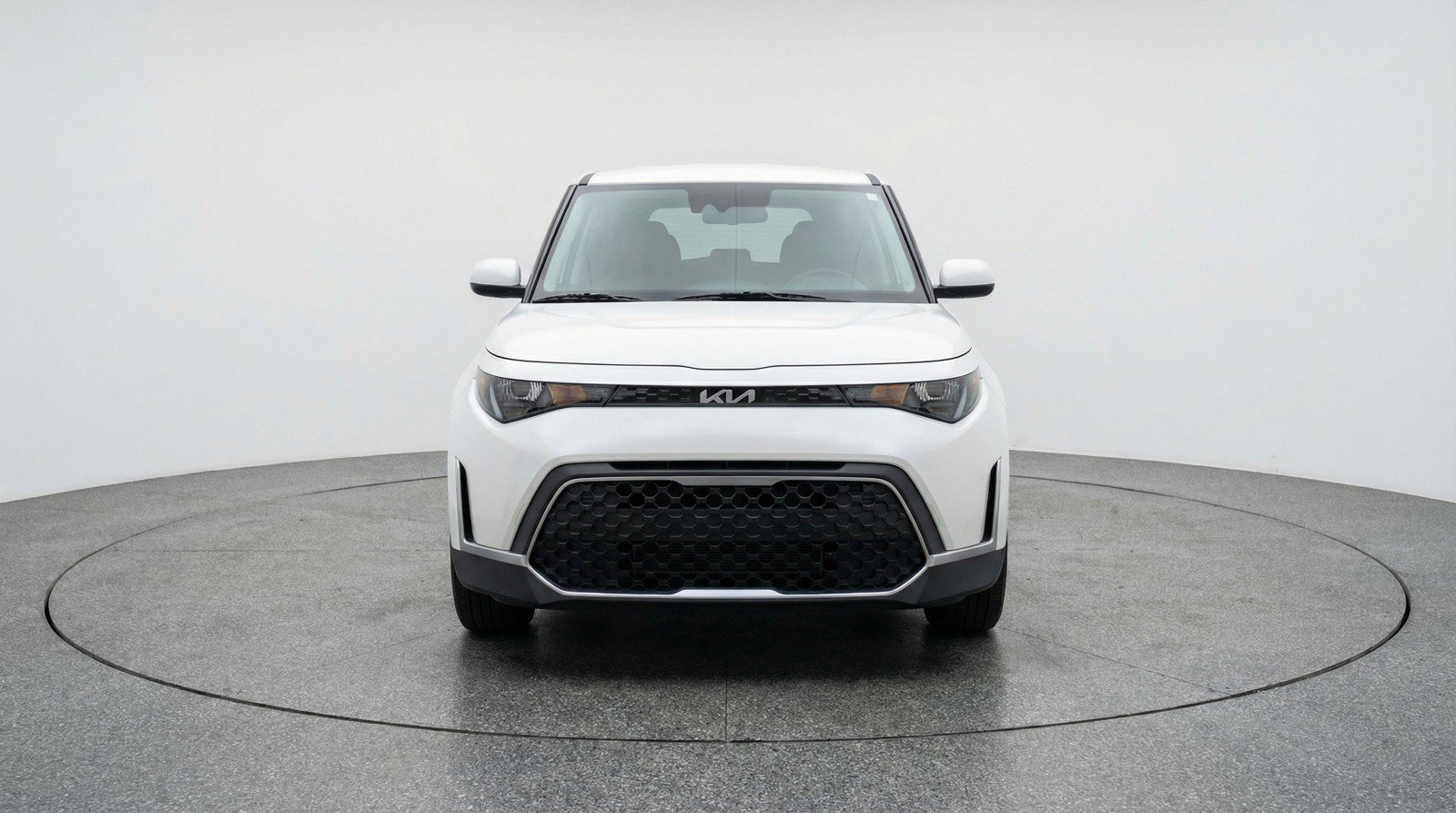 Used 2025 Kia Soul LX w/ LX Technology Package FWD image 2