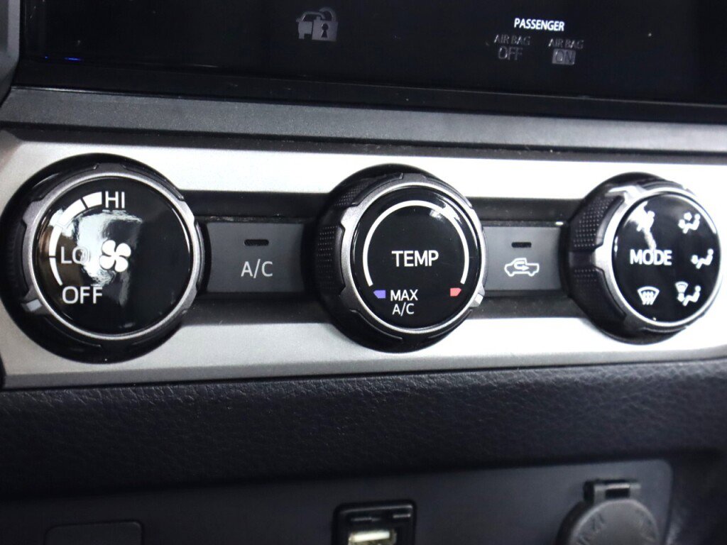 Used 2016 Toyota Tacoma SR5 w/ SR5 Appearance Package (SN) image 20