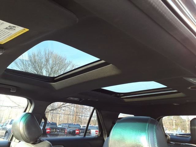 Used 2017 Ford Explorer XLT w/ Equipment Group 202A image 9