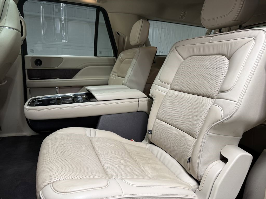 Used 2018 Lincoln Navigator L Reserve w/ Technology Package image 26
