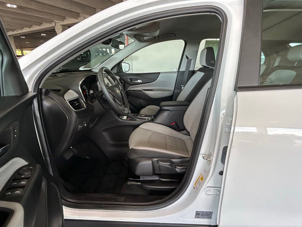 Used 2022 Chevrolet Equinox LS image 6