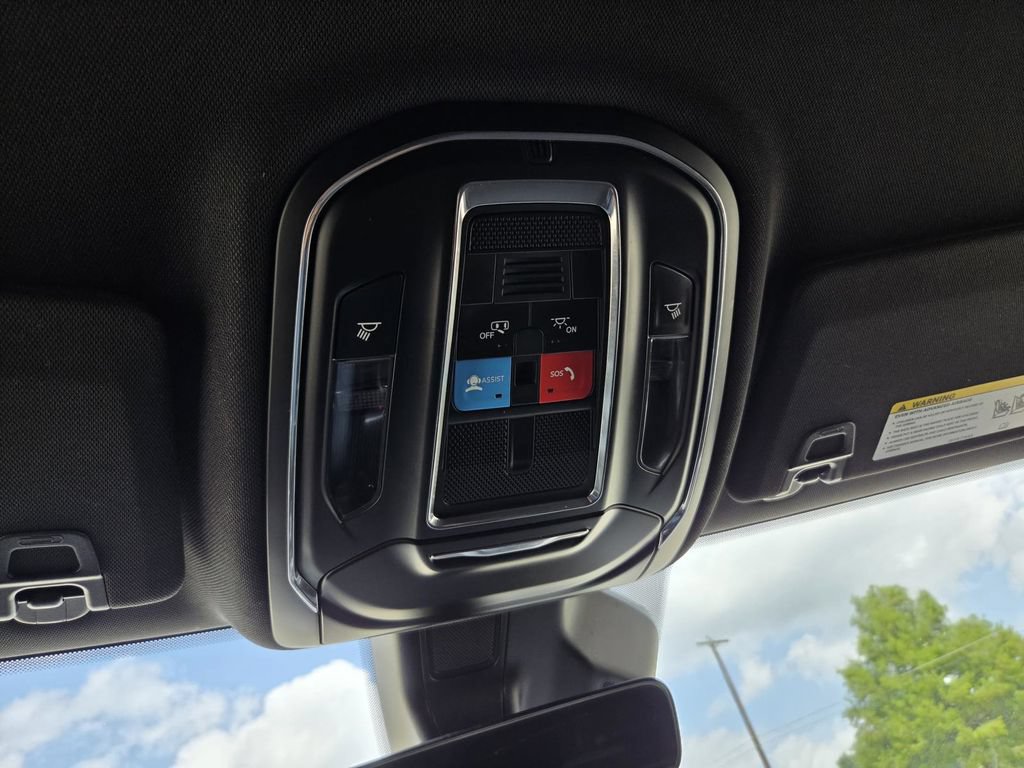 Used 2025 Jeep Grand Cherokee Laredo RWD image 20