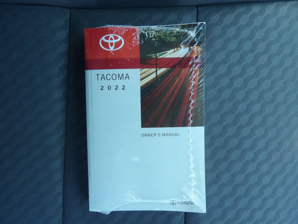 Used 2022 Toyota Tacoma SR image 38