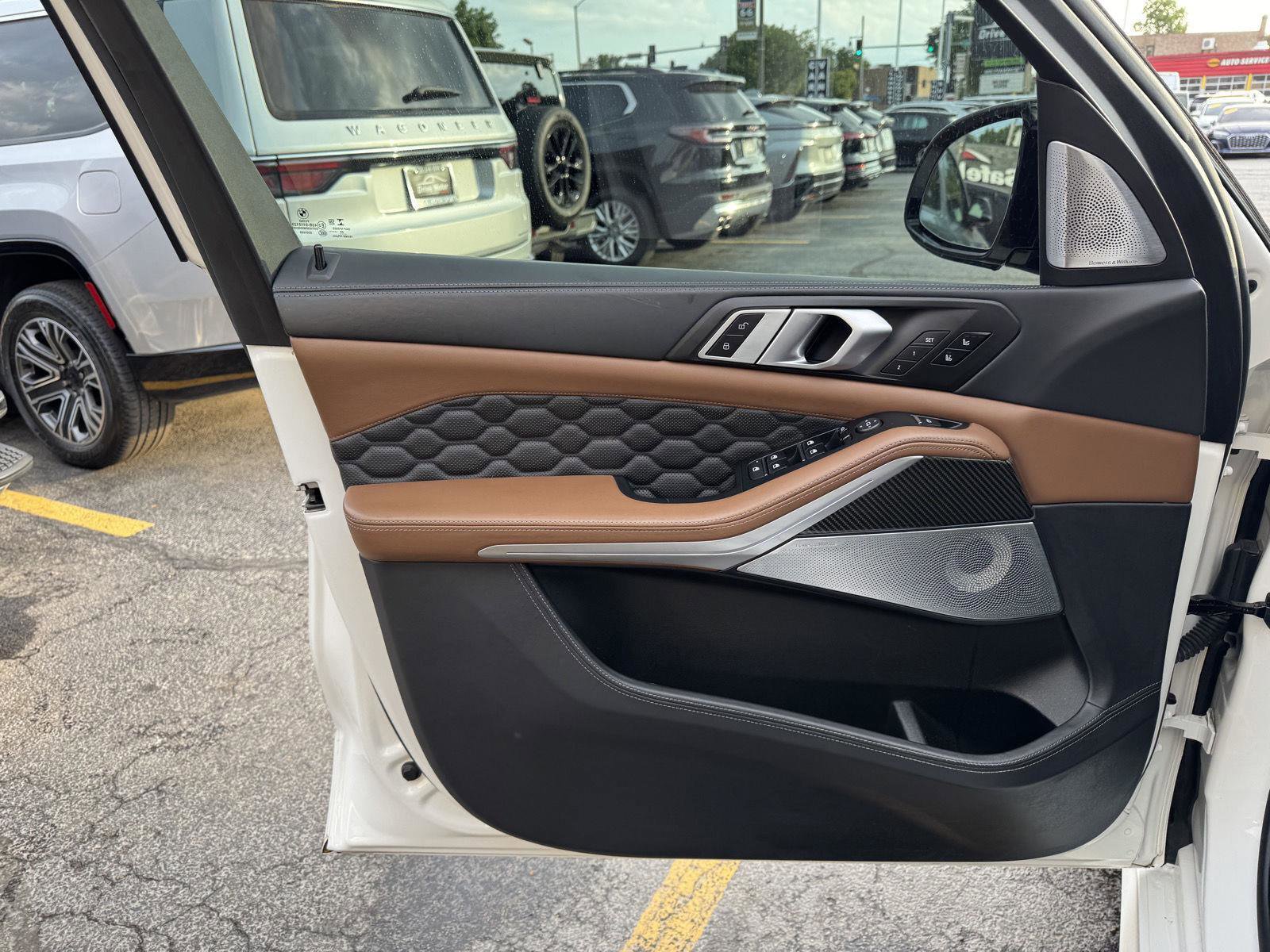 Used 2021 BMW X5 M w/ Competition Package AWD/4WD image 18