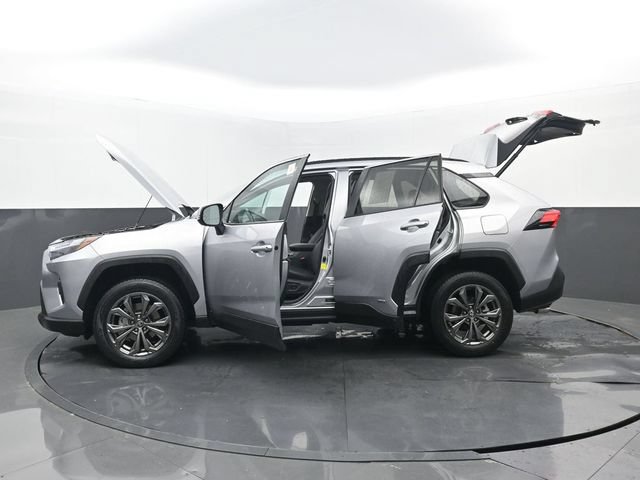 Used 2022 Toyota RAV4 XLE Premium AWD/4WD image 35