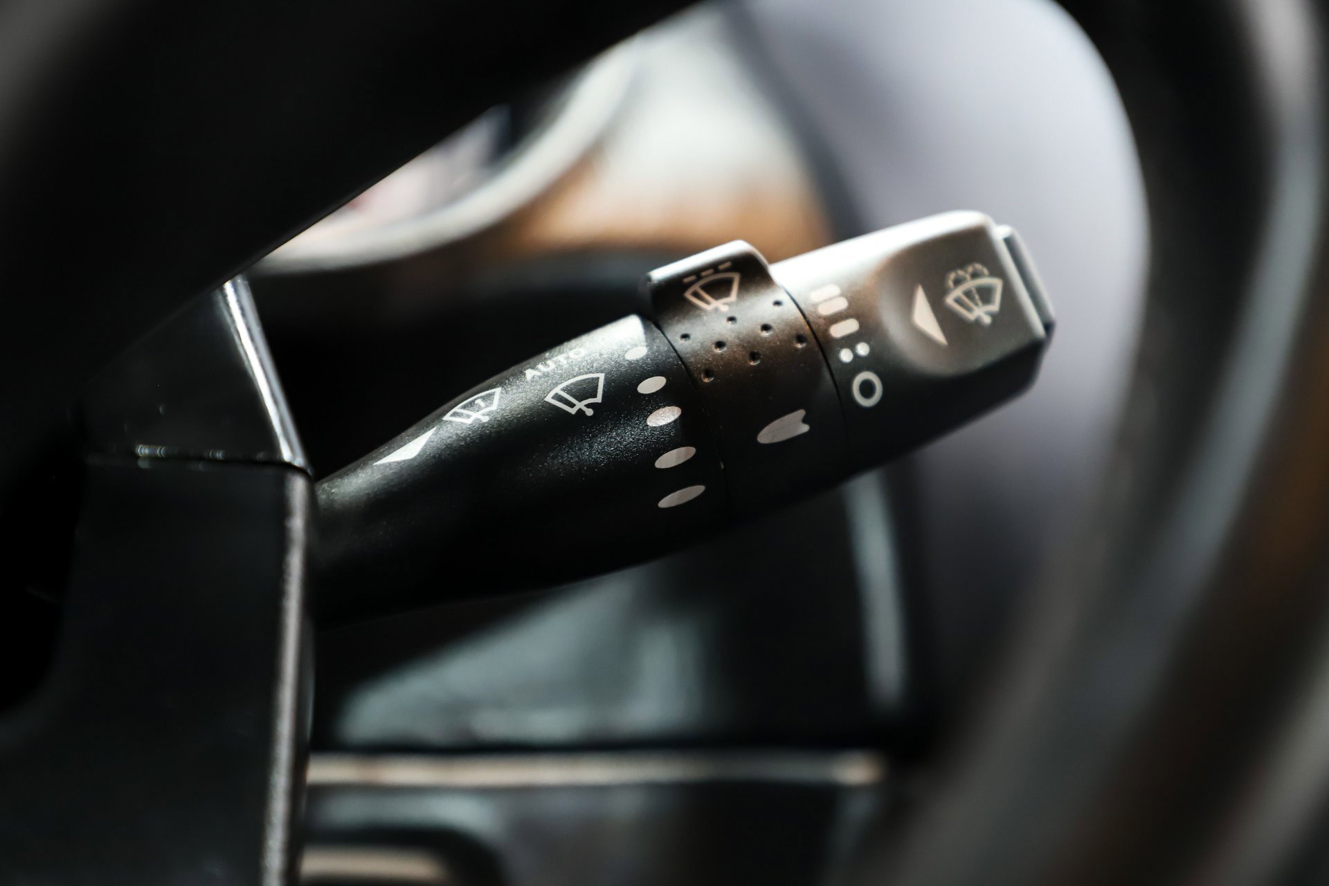 Used 2003 Aston Martin Vanquish image 25