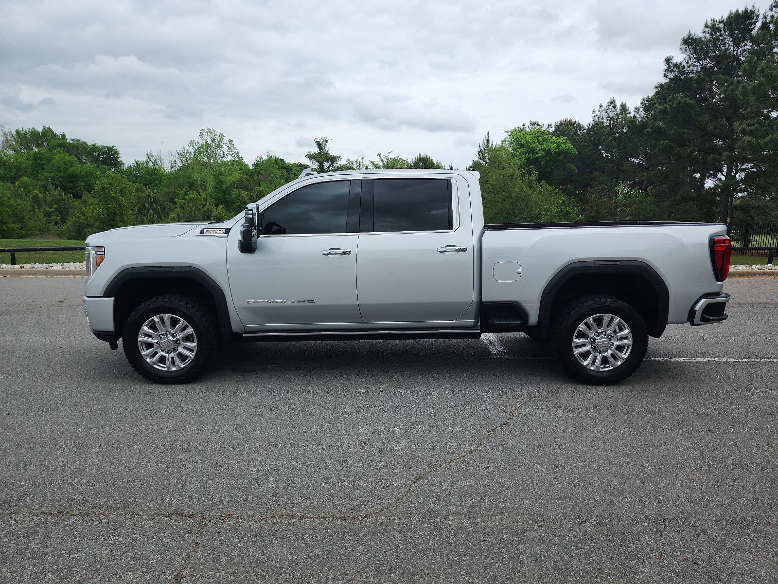 Used 2022 GMC Sierra 2500 Denali w/ Denali Ultimate Package AWD/4WD image 2