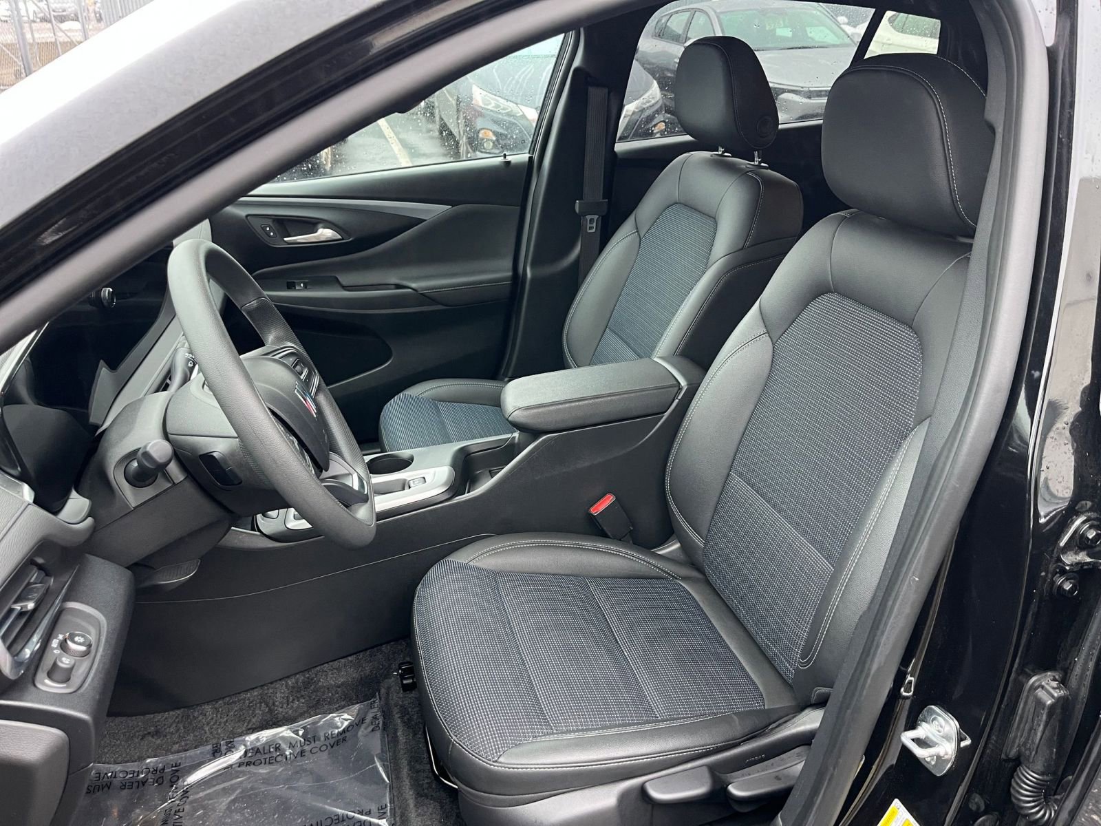 Used 2025 Buick Envista Preferred image 35