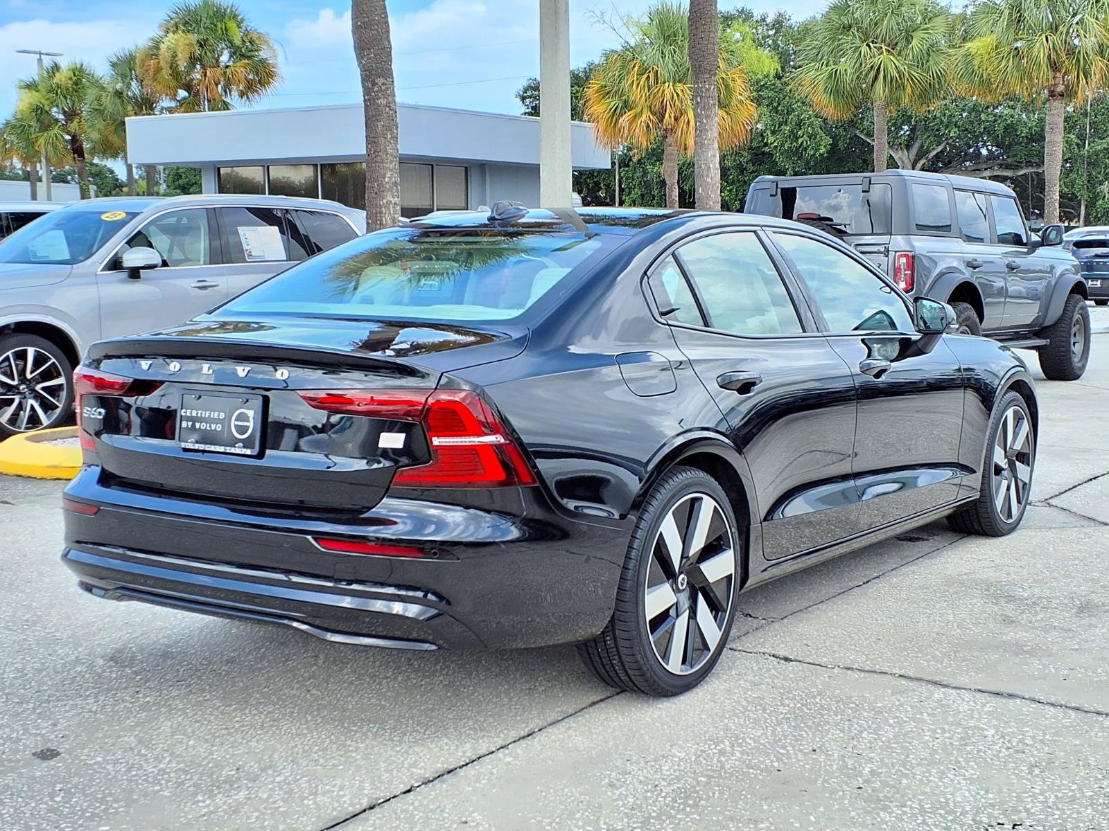 Certified 2024 Volvo S60 T8 Plus w/ Climate Package AWD/4WD image 7