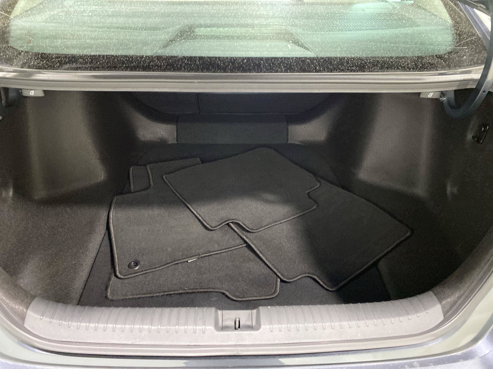 Certified 2024 Honda Accord EX image 15
