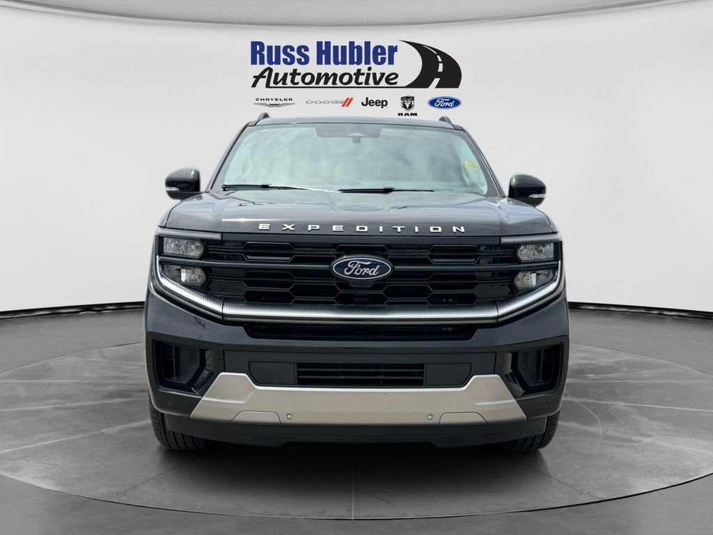 Used 2026 Ford Expedition Platinum w/ Driver's Package AWD/4WD image 10