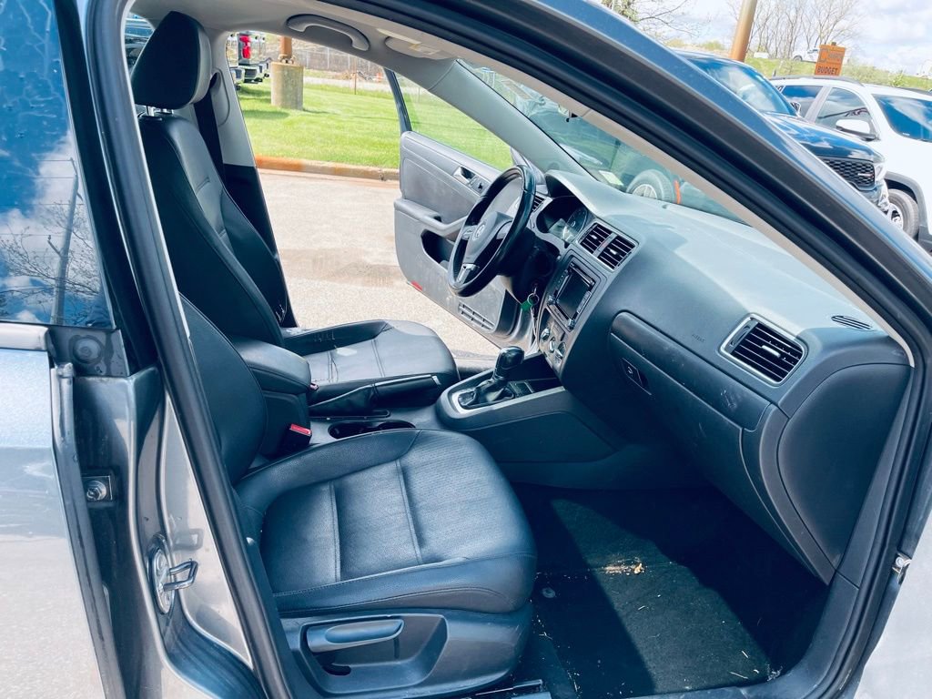 Used 2012 Volkswagen Jetta SE FWD image 22