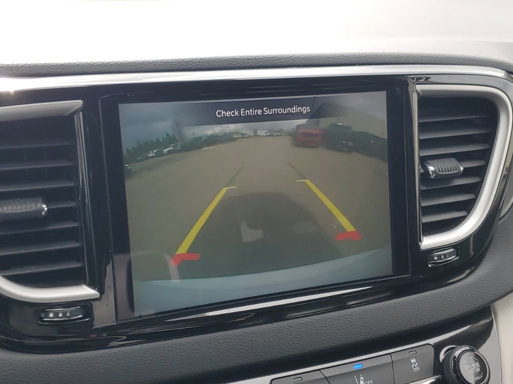 Used 2022 Chrysler Pacifica Touring-L FWD image 21