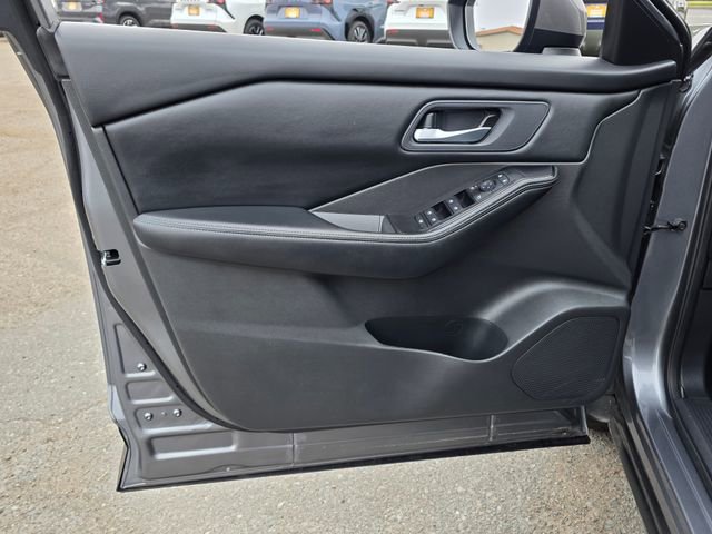 Used 2025 Nissan Rogue SV image 22