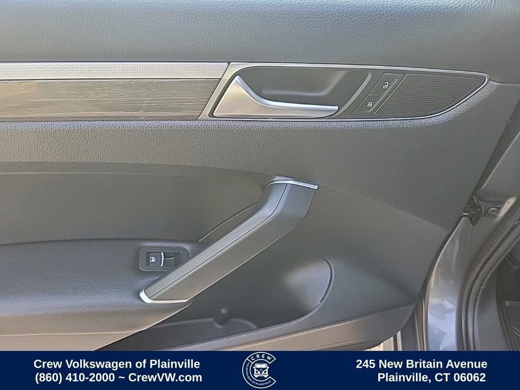 Used 2016 Volkswagen Passat 1.8T SE FWD image 48