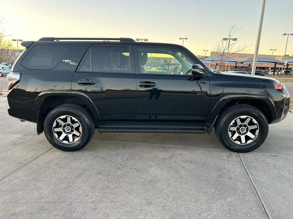 Used 2024 Toyota 4Runner TRD Off-Road Premium AWD/4WD image 9