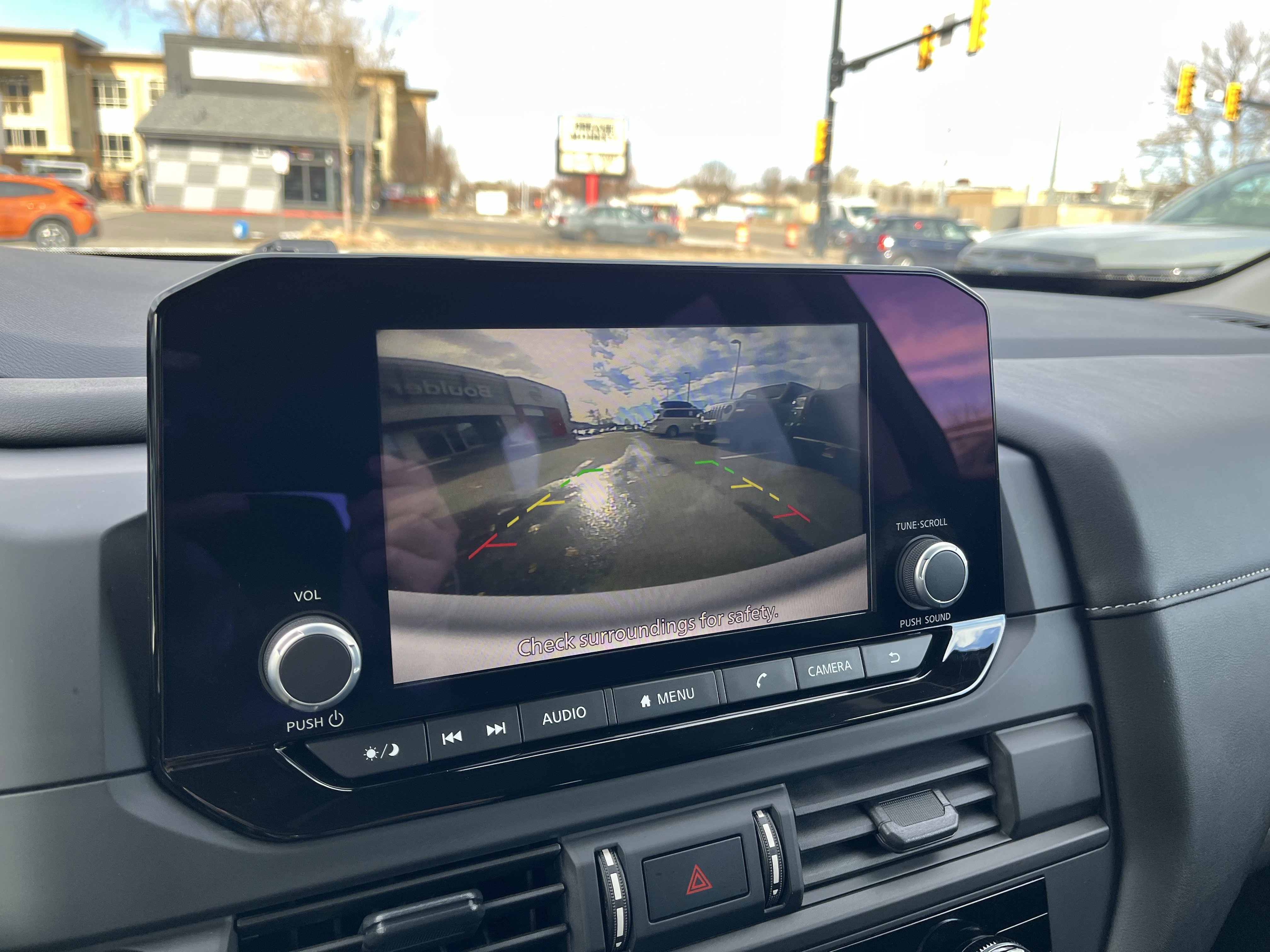 Used 2024 Nissan Pathfinder S image 19