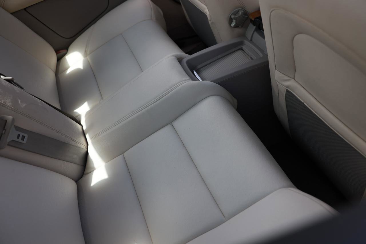 Used 2008 Volvo C70 T5 FWD image 12