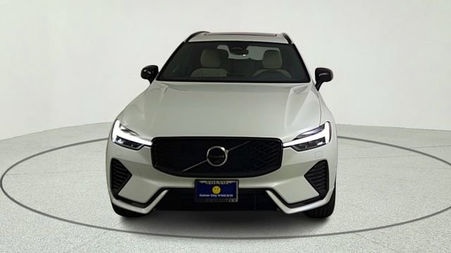 New 2026 Volvo XC60 T8 Plus w/ Climate Package PRO AWD/4WD image 2