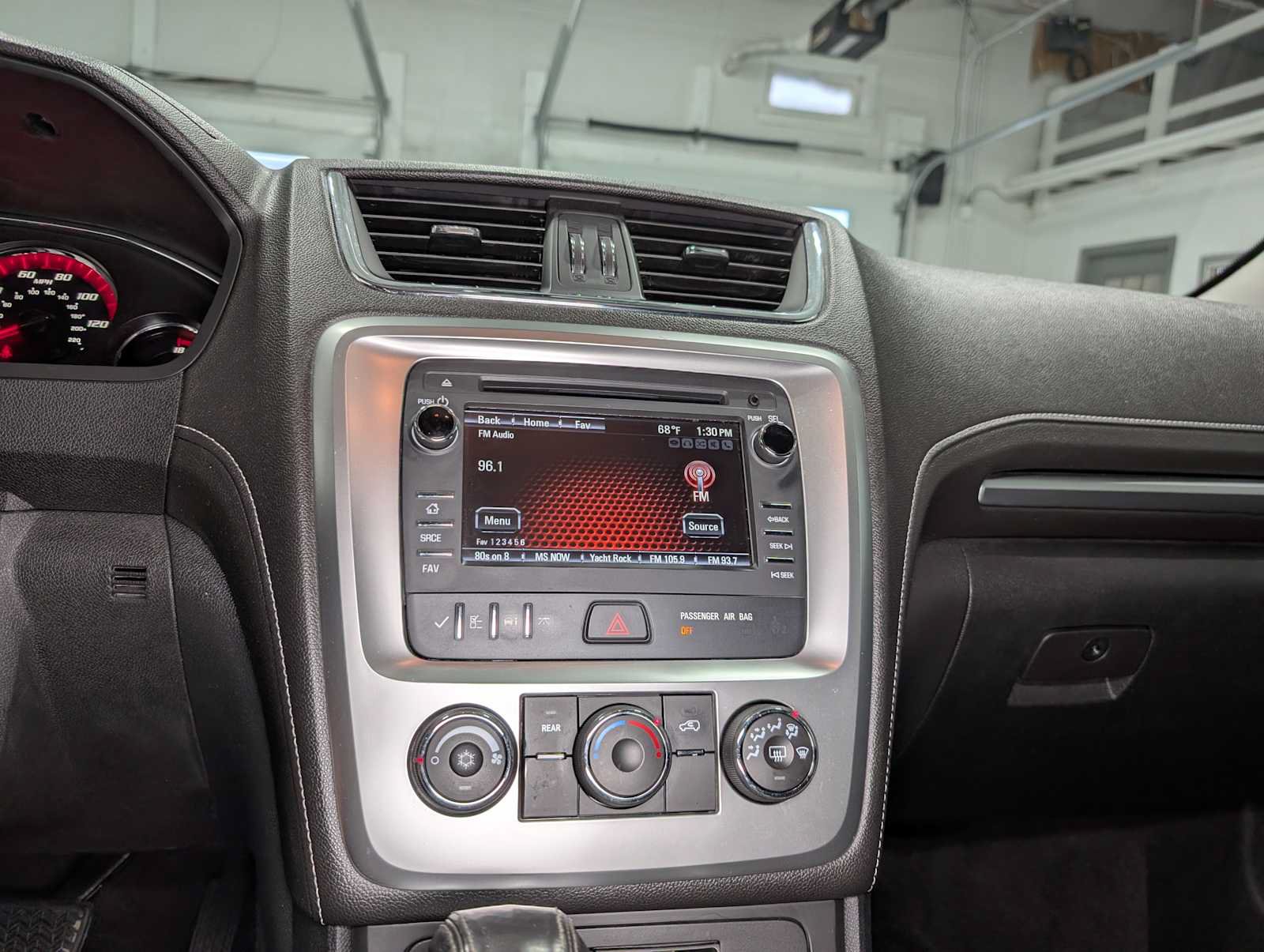 Used 2015 GMC Acadia SLE AWD/4WD image 30