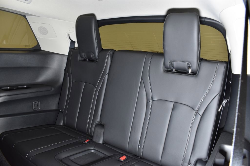 Certified 2026 INFINITI QX60 Luxe w/ Family Package image 29