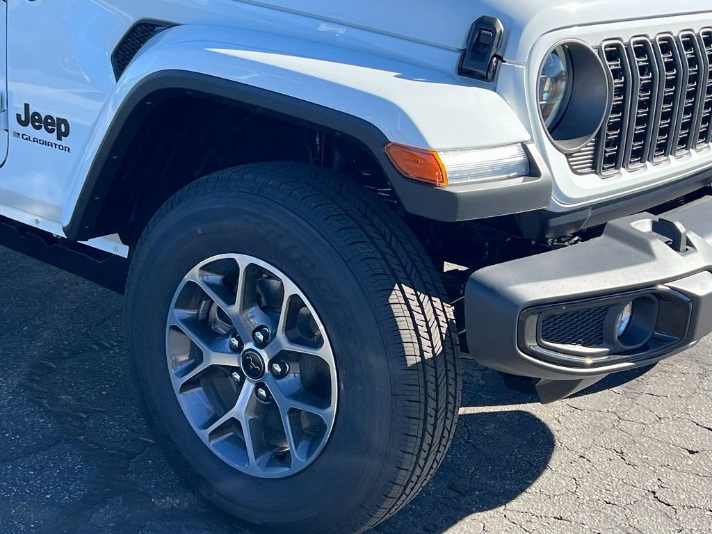 New 2026 Jeep Gladiator Sport AWD/4WD image 10