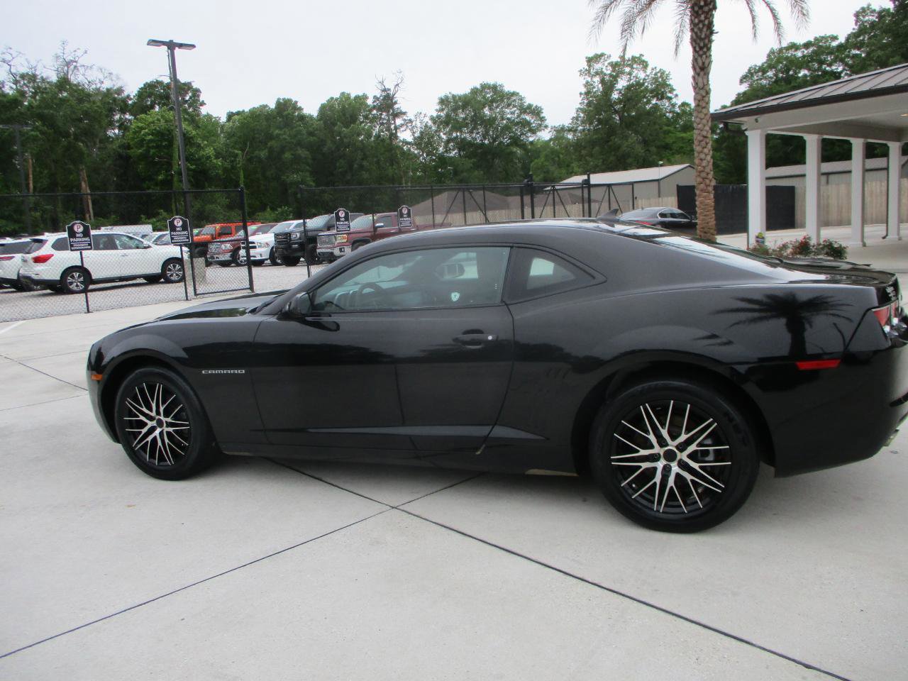 Used 2010 Chevrolet Camaro LS RWD image 2